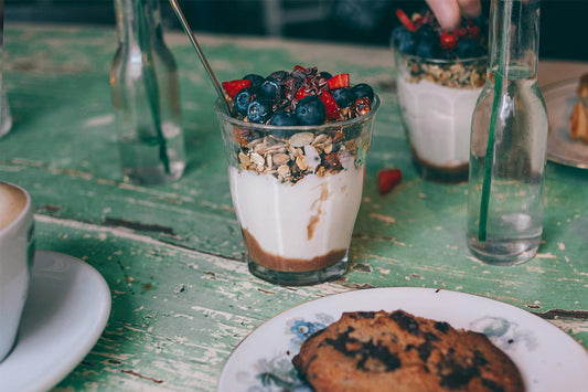 Overnight Berry & Oat Parfaits